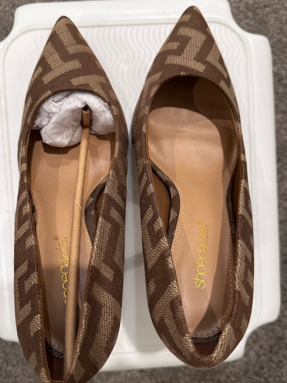 Shoedazzle Brown Pointed Toe Women’s Flats